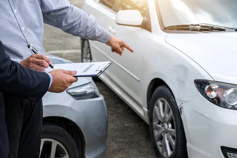 Allard Collision Repair Chandler – Inspecting white Mazda for Estimate Allard Collision Repair Chandler - Inspecting white Mazda for Estimate